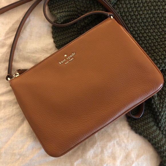 kate spade Handbags - Brown leather Kate Spade crossbody